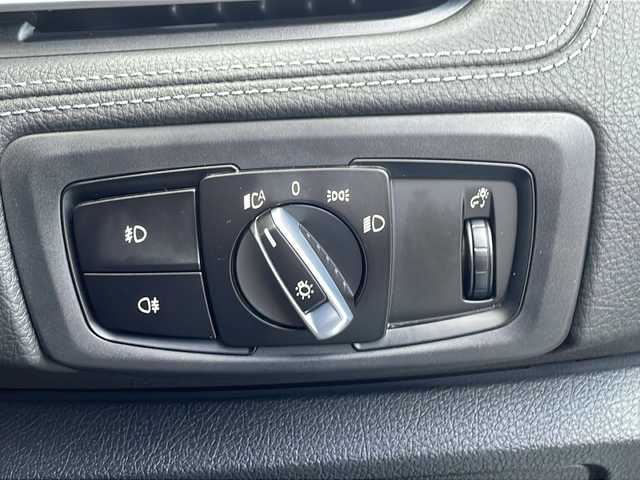 ＢＭＷ ２１８ｄ アクティブツアラー ラグジュアリー 愛知県 2017(平29)年 3万km アルピンホワイトⅢ ワンオーナー/禁煙車/純正ナビ/バックカメラ/パワーバックドア/ETC/フルセグTV・Bluetooth・CD・DVD・USB/Music コレクション・AUX・AM・FM/レザーシート/運転席助手席パワーシート/運転席助手席シートヒーター/革巻きステアリング/フロアマット/LEDヘッドライト/オートライト/フロント・リヤフォグランプ/クルーズコントロール/アイドリングストップ/衝突警告/ECO PROモード/プッシュスタート/スマートキー/イモビライザー/スペアキー1本/新車保証書/取扱説明書