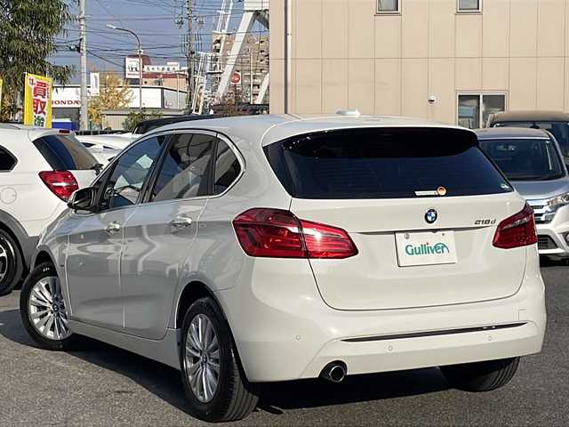ＢＭＷ ２１８ｄ アクティブツアラー ラグジュアリー 愛知県 2017(平29)年 3万km アルピンホワイトⅢ ワンオーナー/禁煙車/純正ナビ/バックカメラ/パワーバックドア/ETC/フルセグTV・Bluetooth・CD・DVD・USB/Music コレクション・AUX・AM・FM/レザーシート/運転席助手席パワーシート/運転席助手席シートヒーター/革巻きステアリング/フロアマット/LEDヘッドライト/オートライト/フロント・リヤフォグランプ/クルーズコントロール/アイドリングストップ/衝突警告/ECO PROモード/プッシュスタート/スマートキー/イモビライザー/スペアキー1本/新車保証書/取扱説明書