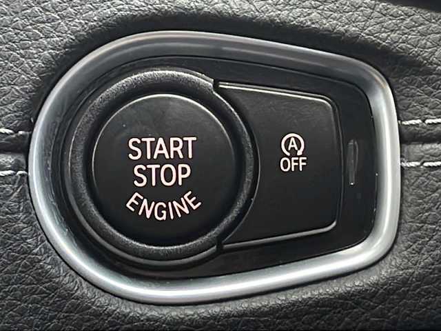 ＢＭＷ ２１８ｄ アクティブツアラー ラグジュアリー 愛知県 2017(平29)年 3万km アルピンホワイトⅢ ワンオーナー/禁煙車/純正ナビ/バックカメラ/パワーバックドア/ETC/フルセグTV・Bluetooth・CD・DVD・USB/Music コレクション・AUX・AM・FM/レザーシート/運転席助手席パワーシート/運転席助手席シートヒーター/革巻きステアリング/フロアマット/LEDヘッドライト/オートライト/フロント・リヤフォグランプ/クルーズコントロール/アイドリングストップ/衝突警告/ECO PROモード/プッシュスタート/スマートキー/イモビライザー/スペアキー1本/新車保証書/取扱説明書