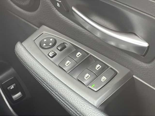 ＢＭＷ ２１８ｄ アクティブツアラー ラグジュアリー 愛知県 2017(平29)年 3万km アルピンホワイトⅢ ワンオーナー/禁煙車/純正ナビ/バックカメラ/パワーバックドア/ETC/フルセグTV・Bluetooth・CD・DVD・USB/Music コレクション・AUX・AM・FM/レザーシート/運転席助手席パワーシート/運転席助手席シートヒーター/革巻きステアリング/フロアマット/LEDヘッドライト/オートライト/フロント・リヤフォグランプ/クルーズコントロール/アイドリングストップ/衝突警告/ECO PROモード/プッシュスタート/スマートキー/イモビライザー/スペアキー1本/新車保証書/取扱説明書