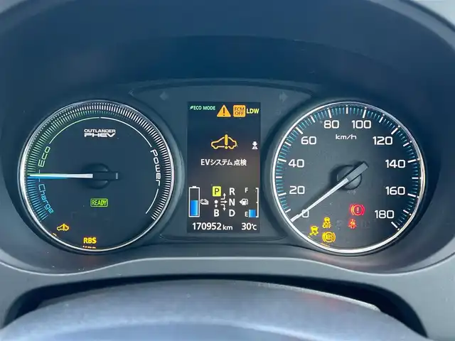 三菱 アウトランダー ＰＨＥＶ G セーフティパッケージ 岩手県 2014(平26)年 17.1万km テクニカルシルバーメタリック 4WD/eアシスト/　　・衝突被害軽減ブレーキシステム/　　・車線逸脱警報システム/　　・レーダークルーズコントロールシステム/　　・誤発進抑制機能/純正メモリナビ/　　CD/DVD/フルセグTV/バックカメラ/HIDヘッドライト/フォグランプ/シートヒーター/純正18インチアルミホイール/ステアリングスイッチ/パドルシフト/スマートキー/ETC