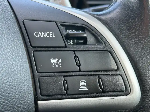 三菱 アウトランダー ＰＨＥＶ G セーフティパッケージ 岩手県 2014(平26)年 17.1万km テクニカルシルバーメタリック 4WD/eアシスト/　　・衝突被害軽減ブレーキシステム/　　・車線逸脱警報システム/　　・レーダークルーズコントロールシステム/　　・誤発進抑制機能/純正メモリナビ/　　CD/DVD/フルセグTV/バックカメラ/HIDヘッドライト/フォグランプ/シートヒーター/純正18インチアルミホイール/ステアリングスイッチ/パドルシフト/スマートキー/ETC