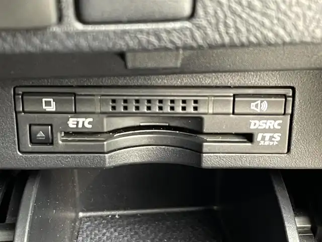 トヨタ アルファードハイブリット SR サイドリフトアップ 道央・札幌 2017(平29)年 6.7万km ブラック ・４WD/・JBLサウンド/・純正ナビ/　CD/DVD/SD/BT/フルセグ/・純正フリップダウンモニター/・100V/1500W/・ビルトインETC/・前後ドライブレコーダー/・クルーズコントロール/・両側パワースライドドア/・パワーバックドア/・ハーフレザーシート/・前席パワーシート/・アイドリングストップ/・LEDヘッドライト/・フォグライト/・オートライト/・プッシュスタート/・スマートキー/・純正フロアマット/・ドアバイザー/・社外AW付スタッドレス積込（215/65/R16）