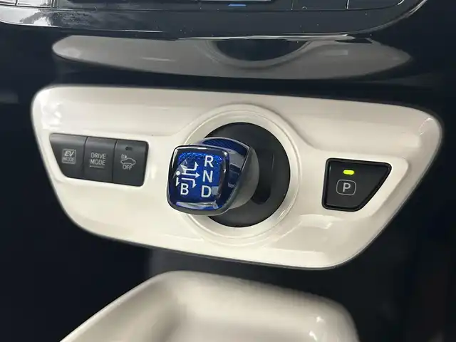 トヨタ プリウス A 大阪府 2016(平28)年 4.7万km アティチュードブラックマイカ 社外エアロ 純正ナビ(フルセグ/DVD再生/Bluetooth) バックカメラ ETC 衝突軽減 レーダークルコン クリアランスソナー BSM トヨタセーフティセンス パークアシスト ワンオーナー