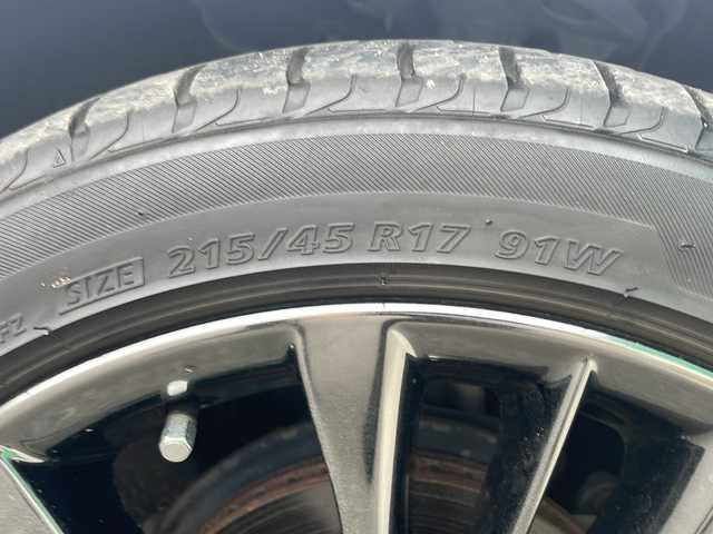 レクサス ＣＴ 200h バージョンL 青森県 2014(平26)年 7.3万km ホワイトパールクリスタルシャイン 純正メーカーナビ・フルセグTV/CD・DVD・Bluetooth/バックカメラ/OPサンルーフ/黒レザーシート/前席パワーシート・シートヒーター/OPプリクラッシュセーフティ/OPレーダークルーズコントロール/前後コーナーセンサー/パドルシフト/ビルトインETC/サイド・カーテンエアバッグ/LEDヘッドライト/LEDフォグランプ/モデリスタエアロ/モデリスタクロームメッキ17インチアルミ