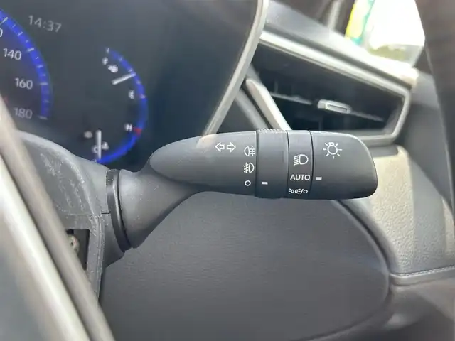 トヨタ カローラ クロス ハイブリッド Z 静岡県 2023(令5)年 2.6万km パール パノラマルーフ/パノラミックビューモニター/9インチディスプレイオーディオ/（ナビ・フルセグTV・AppleCarPlay・AndroidAuto）/トヨタセーフティセンス/・プリクラッシュセーフティ/・レーンキープアシスト/・横滑り防止装置/ブラインドスポットモニター/アクセサリーコンセント１５００W/パワーバックドア/ハーフレザーシート/前席シートヒーター/D席パワーシート/ステアリングヒーター/レーダークルーズコントロール/オートブレーキホールド/電動パーキングブレーキ/純正アルミホイール/純正フロアマット/スマートキー/スペアキー1本/置くだけ充電/保証書/取扱説明書