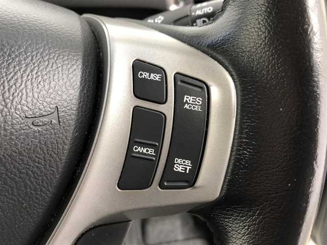ホンダ フリード ハイブリット ジャストセレクション 愛知県 2012(平24)年 6.4万km プレミアムホワイトパール 社外7インチナビ/横滑り防止装置/クルーズコントロール/革巻きステアリング/HIDライト/オートライト/両側パワースライドドア/ETC/純正AW/純正フロアマット/プッシュスタート/スマートキー/スペアキー