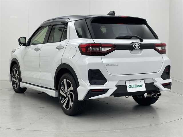 トヨタ ライズ Z 茨城県 2022(令4)年 1.3万km ブラックマイカメタリック/シャイニングホワイトパール 純正9型DA/バックカメラ/フルセグ/モデリスタエアロ/マフラーカッター/衝突被害軽減ブレーキ/車線逸脱抑制装置/レーダークルーズコントロール/オートマチックハイビーム/クリアランスソナー/シートカバー/シートヒーター/純正17インチAW/LEDヘッドライト/スマートキー