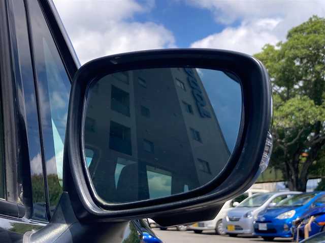 スズキ ワゴンＲ スティングレー HYBRID T 静岡県 2017(平29)年 3.2万km ブルーイッシュブラックパール3 デュアルセンサーブレーキサポート/純正8インチナビ(CN-RZ83)/　AM FM CD DVD Bluetooth SD/LEDオートヘッドランプ/シートヒーター(運転席)/クルーズコントロール/純正15インチアルミホイール/ヘッドアップディスプレイ/パドルシフト/スマートキー2本/アイドリングストップ/ワンオーナー/ビルトインETC/アラウンドビューモニター