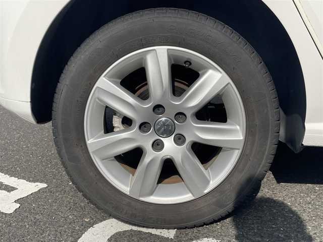 フォルクスワーゲン ポロ TSIハイライン 長崎県 2010(平22)年 5.1万km キャンディホワイト ・社外ナビ（FM/AM/TV/CD/DVD/SD）/・ブルートゥース/・横滑り防止/・ETC/・コーナーセンサー（後方）/・フロアマット