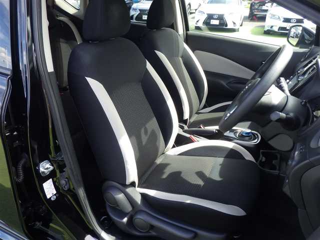 日産 ノート e－パワー X 千葉県 2017(平29)年 5万km スーパーブラック エマージェンシーブレーキ/純正SDナビ/地デジTV/【DVD/CD再生機能　Bluetooth接続】/アラウンドビューモニター/ドライブレコーダー/ETC/LEDヘッドライト/ウインカーミラー/コーナーセンサー/インテリジェントキー