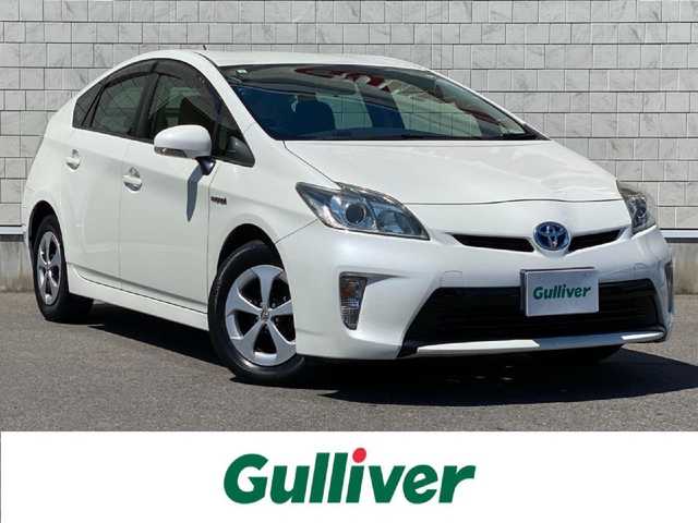 トヨタ プリウス S 岐阜県 2015(平27)年 4.2万km ホワイトパールクリスタルシャイン ワンオーナー　/Ｓｔｒａｄａ製ＳＤナビ／ｂｌｕｅｔｏｏｔｈ／フルセグテレビ／ＣＤ/純正ビルトインETC　/前後ドライブレコーダー　/バックカメラ　/純正15インチアルミホイール　/純正フロアマット　/プッシュスタート/LEDヘッドライト/スマートキー×2/後期モデル/取扱説明書/保証書