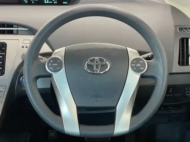 トヨタ プリウス S 岐阜県 2015(平27)年 4.2万km ホワイトパールクリスタルシャイン ワンオーナー　/Ｓｔｒａｄａ製ＳＤナビ／ｂｌｕｅｔｏｏｔｈ／フルセグテレビ／ＣＤ/純正ビルトインETC　/前後ドライブレコーダー　/バックカメラ　/純正15インチアルミホイール　/純正フロアマット　/プッシュスタート/LEDヘッドライト/スマートキー×2/後期モデル/取扱説明書/保証書