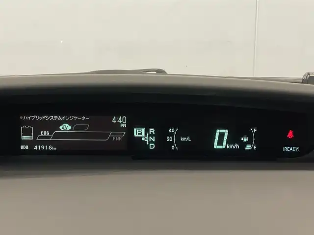 トヨタ プリウス S 岐阜県 2015(平27)年 4.2万km ホワイトパールクリスタルシャイン ワンオーナー　/Ｓｔｒａｄａ製ＳＤナビ／ｂｌｕｅｔｏｏｔｈ／フルセグテレビ／ＣＤ/純正ビルトインETC　/前後ドライブレコーダー　/バックカメラ　/純正15インチアルミホイール　/純正フロアマット　/プッシュスタート/LEDヘッドライト/スマートキー×2/後期モデル/取扱説明書/保証書