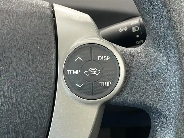 トヨタ プリウス S 岐阜県 2015(平27)年 4.2万km ホワイトパールクリスタルシャイン ワンオーナー　/Ｓｔｒａｄａ製ＳＤナビ／ｂｌｕｅｔｏｏｔｈ／フルセグテレビ／ＣＤ/純正ビルトインETC　/前後ドライブレコーダー　/バックカメラ　/純正15インチアルミホイール　/純正フロアマット　/プッシュスタート/LEDヘッドライト/スマートキー×2/後期モデル/取扱説明書/保証書