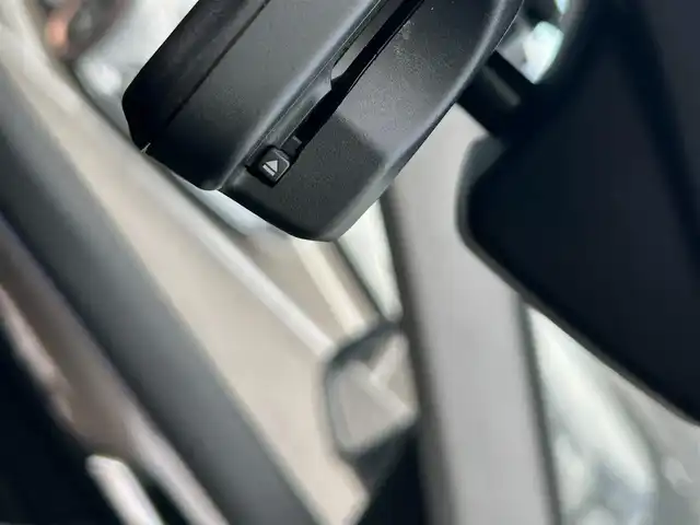 ＢＭＷ Ｘ１ xDrive 18d xライン 長崎県 2019(令1)年 9.8万km グレイシャーシルバー 純正ナビ(FM/AM/BT/フルセグTV)/プッシュスタート/スマートキー/4WD/ディーゼルターボ/MTモード付AT/レーダークルーズコントロール/ETC/バックカメラ/前後ドラレコ/社外フロアマット/純正19インチアルミホイール/前席パワーシート(運転席メモリー機能付)/ハーフレザーシート/ルーフレール/ABS/横滑り防止装置/クリアランスソナー/オートライト/ダウンヒルアシスト/LEDヘッドライト/ダブル・サイドエアバッグ/カーテンエアバッグ/ISOFIX/取扱説明書/保証書/スペアキー1本