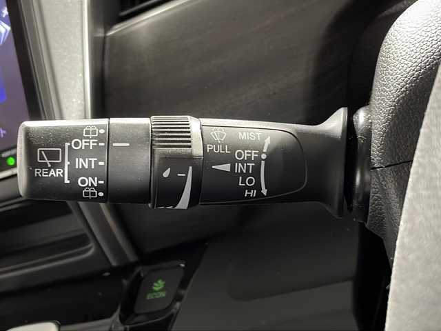 ホンダ フリード＋ ハイブリット EX 沖縄県 2019(平31)年 5.8万km フォレストグリーンパール 県外仕入 /禁煙車 /純正9インチナビ　/（フルセグTV　Bluetooth接続　CD DVD再生）/両側パワーバックドア　/バックカメラ　/コーナーセンサー　/ドライブレコーダー　/ETC　/シートヒーター　/純正アルミホイール/純正フロアマット/革巻きステアリング/ドアバイザー