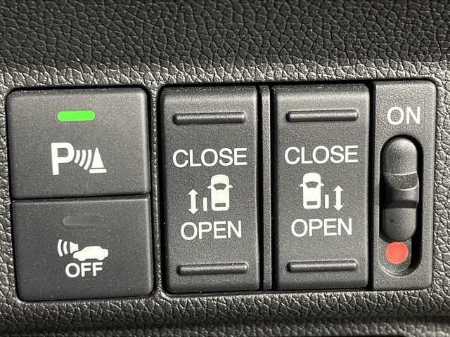 ホンダ フリード＋ ハイブリット EX 沖縄県 2019(平31)年 5.8万km フォレストグリーンパール 県外仕入 /禁煙車 /純正9インチナビ　/（フルセグTV　Bluetooth接続　CD DVD再生）/両側パワーバックドア　/バックカメラ　/コーナーセンサー　/ドライブレコーダー　/ETC　/シートヒーター　/純正アルミホイール/純正フロアマット/革巻きステアリング/ドアバイザー