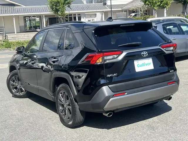 トヨタ ＲＡＶ４ G 京都府 2023(令5)年 3.9万km アティチュードブラックマイカ  ワンオーナー/ ダイナミックトルクコントロール4WD/ プッシュ式マルチテレインセレクト/ セーフティセンス/ パーキングサポートブレーキ/ ブラインドスポットモニター/ 10.5インチコネクテッドディスプレイオーディオ/・　パノラミックビューモニター/・　フルセグTV/・　BTオーディオ/ ディスプレイオーディオプラス/・　車載ナビ/・　FM多重VICS/ デジタルインナーミラー/ 黒合皮レザーシート/・　前席シートヒーター/エアーシート/・　D席パワーシート・メモリーシート/ ハンドルヒーター/ ビルトインETC2.0/ 12.3インチTFTカラーメーター/・　マルチインフォメーションディスプレイ内蔵/ 3灯式LEDヘッドランプ/・　LEDフロントフォグランプ/ パワーバックドア/ 充電用Cタイプソケット２個/ USBソケット/ 純正18インチアルミホイール/ レーダークルーズコントロール/ 純正フロアマット/ 新車時保証書/ 車両取説