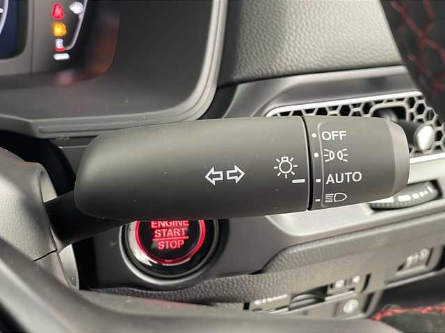 ホンダ シビック タイプR 埼玉県 2025(令7)年 0.1万km チャンピオンシップホワイト 9インチHondaconectディスプレイ/バックカメラ/ホンダセンシング/2.0ビルトインETC/USB端子/純正アルミホイール/LEDヘッドライト/社外フロアマット/コーナーセンサー/プッシュスタート/スマートキー/スペアキー/フルセグテレビ/オートライト/オートハイビーム/禁煙車