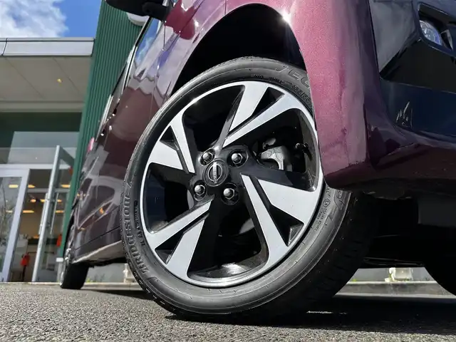 日産 ルークス HWS Gターボ プロパイロットED 宮城県 2024(令6)年 0.3万km パープル インテリジェントルームミラー/＝＝＝/プロパイロット/インテリジェントエマージェンシーブレーキ/踏み間違い衝突防止アシスト/インテリジェントLI（車線逸脱防止支援システム）/LDW（車線逸脱警報）/インテリジェントFCW（前方衝突予測警報）/インテリジェントDA（ふらつき警報）/標識認識機能/コーナーセンサー/純正9インチナビ（MM223D-L）/・Bluetooth/・フルセグTV/インテリジェントアラウンドビューモニター/ドライブレコーダー/ハンズフリーパワースライドドア（両側）/合皮シート/革巻きステアリング/ステアリングスイッチ/電動パーキングブレーキ/ブレーキホールド/アダプティブLEDヘッドランプ/フォグランプ/オートライト/スマートキー＆プッシュスタート/プラズマクラスター付リアシーリングファン/パーソナルテーブル（後席）/USBソケット（助手席シートバック）/ロールサンシェード（リアドア）/電動格納ミラー/純正15インチAW/純正フロアマット/W/サイド/カーテン/ニーエアバッグ