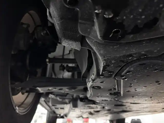 トヨタ ＲＡＶ４ G 三重県 2022(令4)年 2.1万km アティチュードブラックマイカ ガソリン/フルタイム4WD/MTモード付フロアCVT/純正 9インチナビ/（AM/FM/USB/iPod/Bluetooth/Miracast/TV/CarPlay/AndroidAuto）/【OP】パノラミックビューモニター/モデリスタエアロ/ビルトイン ETC/Toyota Safety Sense/・プリクラッシュセーフティ/・レーントレーシングアシスト/・レーダークルコン/・オートハイビーム/・ロードサインアシスト/・ブラインドスポットモニター＆リヤクロストラフィックオートブレーキ/・パーキングサポートブレーキ（後方接近車両＋静止物）/・先行車発進告知機能/など/装備/・ブラックレザーシート（合皮）/・快適温熱シート＋ベンチレーション（D/N）/・ステアリングヒーター/・メモリーパワーシート（D8way・電動ランバーサポート付）/・パワーバックドア/・ステアリングスイッチ/・オートライト/・LED ヘッドランプ＆フロントフォグランプ/・左右独立オートエアコン/・プッシュスタート/・スマートキーx1/・自動防眩ルームミラー/・純正18inAW/・保/など