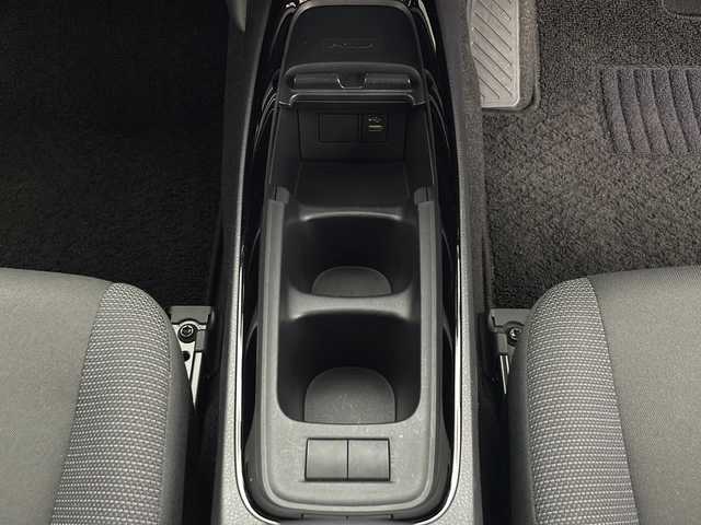 トヨタ アクア G 秋田県 2024(令6)年 2万km ブラックマイカ 4WD/純正メモリナビ　/AM/FM/Bluetooth/バックカメラ　/衝突被害軽減システム　/レーダークルーズコントロール　/レーンキープアシスト　/横滑り防止装置　/寒冷地仕様　/ワイパーデアイサー　/LEDヘッドライト　/ETC　/プッシュスタート/スペアキー/前後コーナーセンサー/AC１００V/オートマチックハイビーム/電動格納ミラー/純正ホイールキャップ