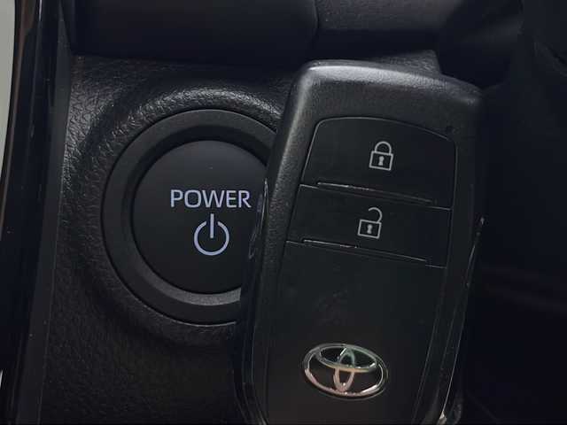 トヨタ アクア G 秋田県 2024(令6)年 2万km ブラックマイカ 4WD/純正メモリナビ　/AM/FM/Bluetooth/バックカメラ　/衝突被害軽減システム　/レーダークルーズコントロール　/レーンキープアシスト　/横滑り防止装置　/寒冷地仕様　/ワイパーデアイサー　/LEDヘッドライト　/ETC　/プッシュスタート/スペアキー/前後コーナーセンサー/AC１００V/オートマチックハイビーム/電動格納ミラー/純正ホイールキャップ