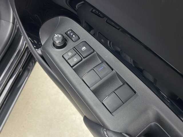 トヨタ アクア G 秋田県 2024(令6)年 2万km ブラックマイカ 4WD/純正メモリナビ　/AM/FM/Bluetooth/バックカメラ　/衝突被害軽減システム　/レーダークルーズコントロール　/レーンキープアシスト　/横滑り防止装置　/寒冷地仕様　/ワイパーデアイサー　/LEDヘッドライト　/ETC　/プッシュスタート/スペアキー/前後コーナーセンサー/AC１００V/オートマチックハイビーム/電動格納ミラー/純正ホイールキャップ