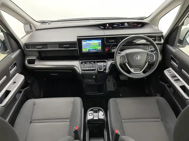 ホンダ ステップワゴン スパーダ eHEV G ホンダS 岡山県 2021(令3)年 2.9万km プラチナホワイトパール 社外８インチメモリナビゲーション【MDV-S706L】/　（CD/DVD/フルセグTV/BT/USB）/社外12.1インチフリップダウンモニター/バックカメラ/両側パワースライドドア/追従型クルーズコントロール/LEDヘッドライト（AUTO機能付き）/ビルトインETC/衝突軽減ブレーキシステム/車線逸脱防止システム/横滑り防止装置/社外ドライブレコーダー（前後）/純正16インチアルミホイール/純正フロアマット/プッシュスタート/スマートキー/新車保証書/取扱説明書/スペアキー×１