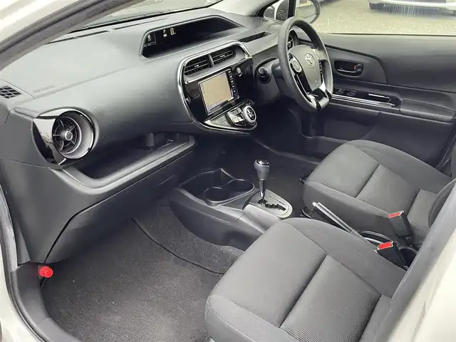 トヨタ アクア 山梨県 2018(平30)年 9.2万km ホワイトパールクリスタルシャイン (株)IDOMが運営する【じしゃロン甲府店】の自社ローン専用車両になります。/こちらは現金またはオートローンご利用時の価格です。自社ローンご希望の方は別途その旨お申付け下さい/純正SDナビ/・型式　NSCN-W68/TV・CD・BT接続/バックカメラ/ETC/レーンキープアシスト/スマートキーｘ２