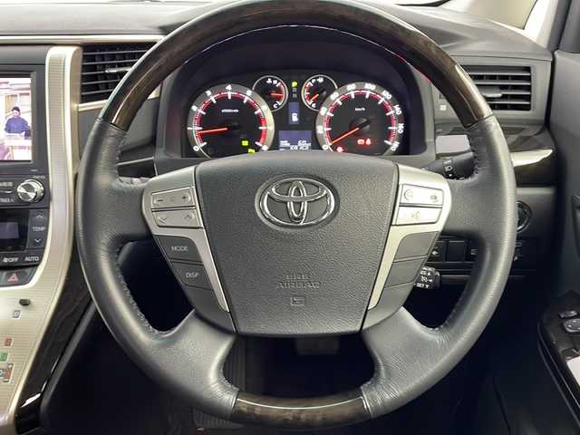 トヨタ ヴェルファイア 2．4Z ゴールデンアイズⅡ 茨城県 2014(平26)年 7万km ブラック 純正HDDナビ　フルセグ再生可　後席モニター　バックカメラ　電動リアゲート　両側電動スライドドア　クルーズコントロール　パーキングアシスト　ハーフレザーシート　純正18インチAW　純正フロアマット　ビルトインETC