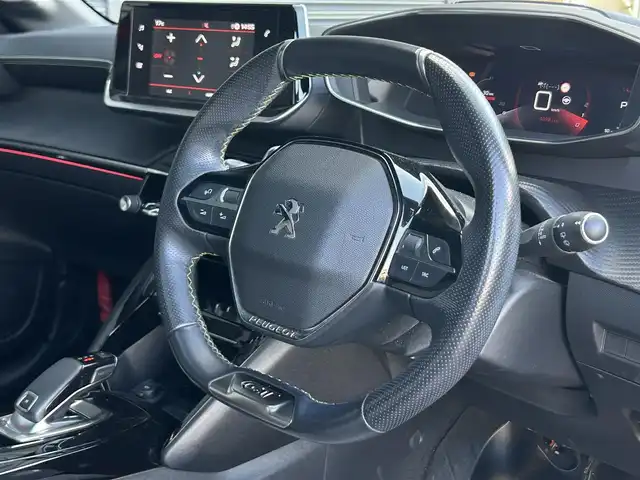 プジョー ２０８ GT ライン 茨城県 2020(令2)年 4.1万km 赤 パノラミックGR /衝突軽減B /ACC /レ-ンキ-プアシスト /ブラインドスポットモニタ- /パ-キングアシスト /ディスプレイOD /CarPlay /BT /USB /LEDヘッドライト /オートハイビーム /半革 /パドルシフト /ETC2.0 /ドラレコ /禁煙車