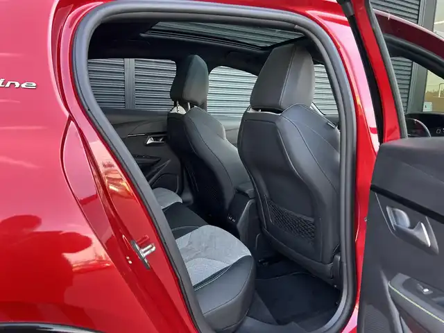 プジョー ２０８ GT ライン 茨城県 2020(令2)年 4.1万km 赤 パノラミックGR /衝突軽減B /ACC /レ-ンキ-プアシスト /ブラインドスポットモニタ- /パ-キングアシスト /ディスプレイOD /CarPlay /BT /USB /LEDヘッドライト /オートハイビーム /半革 /パドルシフト /ETC2.0 /ドラレコ /禁煙車