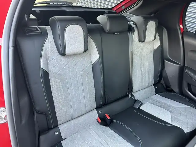 プジョー ２０８ GT ライン 茨城県 2020(令2)年 4.1万km 赤 パノラミックGR /衝突軽減B /ACC /レ-ンキ-プアシスト /ブラインドスポットモニタ- /パ-キングアシスト /ディスプレイOD /CarPlay /BT /USB /LEDヘッドライト /オートハイビーム /半革 /パドルシフト /ETC2.0 /ドラレコ /禁煙車