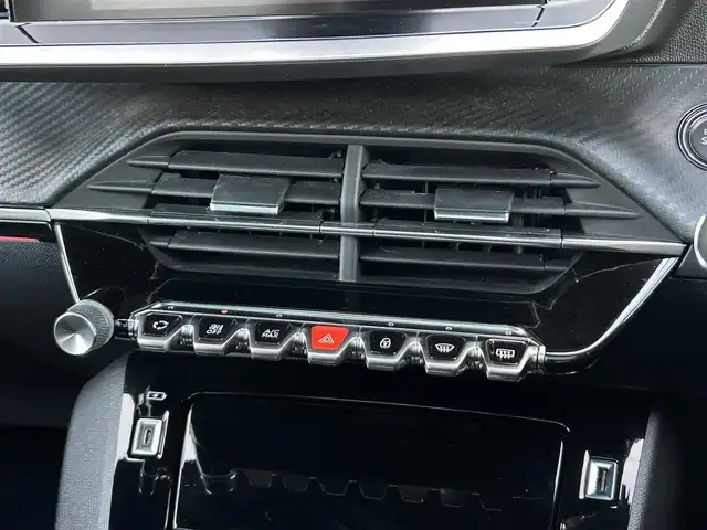 プジョー ２０８ GT ライン 茨城県 2020(令2)年 4.1万km 赤 パノラミックGR /衝突軽減B /ACC /レ-ンキ-プアシスト /ブラインドスポットモニタ- /パ-キングアシスト /ディスプレイOD /CarPlay /BT /USB /LEDヘッドライト /オートハイビーム /半革 /パドルシフト /ETC2.0 /ドラレコ /禁煙車