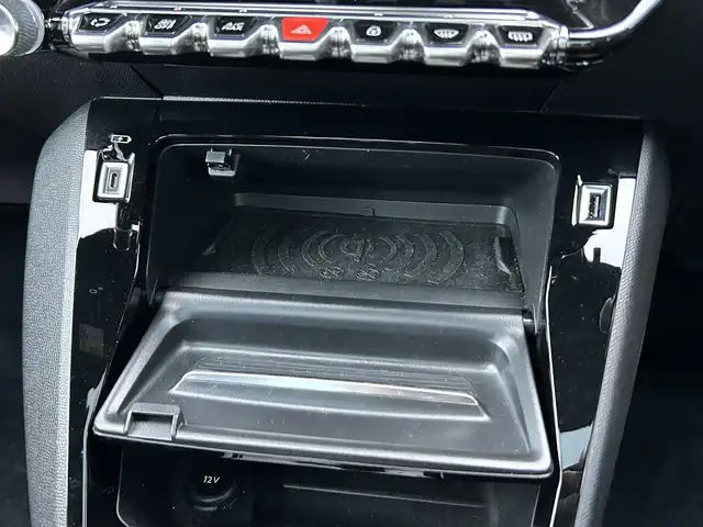 プジョー ２０８ GT ライン 茨城県 2020(令2)年 4.1万km 赤 パノラミックGR /衝突軽減B /ACC /レ-ンキ-プアシスト /ブラインドスポットモニタ- /パ-キングアシスト /ディスプレイOD /CarPlay /BT /USB /LEDヘッドライト /オートハイビーム /半革 /パドルシフト /ETC2.0 /ドラレコ /禁煙車