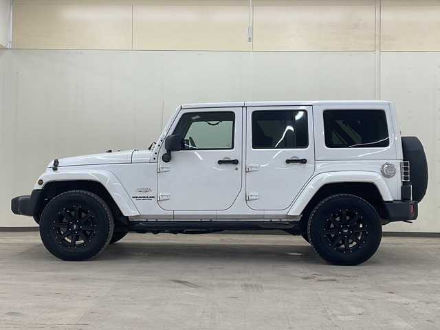 クライスラー・ジープ ジープ ラングラー アンリミテッド サハラ 道央・札幌 2015(平27)年 6.2万km 白 /4WD//社外ナビ/（CD/DVD/FM/AM/BT/AUX）//クルーズコントロール//バックカメラ//サイドモニター//ETC//全席シートカバー//オートライト//フォグライト//革巻きステアリング//ダウンヒルアシスト//横滑り防止装置