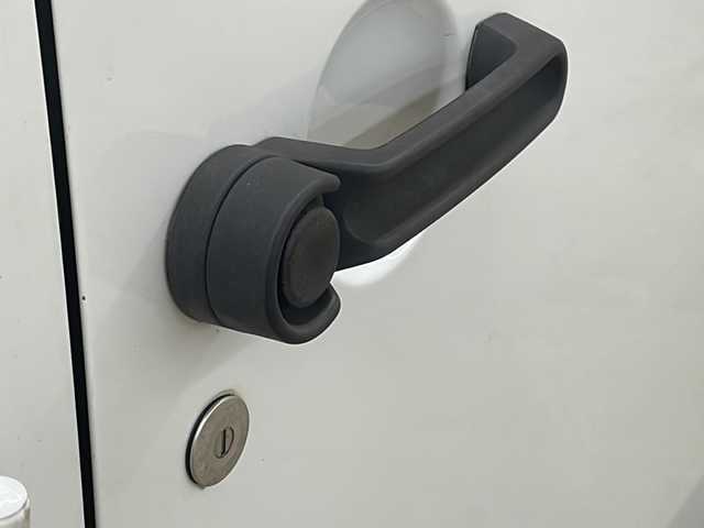 クライスラー・ジープ ジープ ラングラー アンリミテッド サハラ 道央・札幌 2015(平27)年 6.2万km 白 /4WD//社外ナビ/（CD/DVD/FM/AM/BT/AUX）//クルーズコントロール//バックカメラ//サイドモニター//ETC//全席シートカバー//オートライト//フォグライト//革巻きステアリング//ダウンヒルアシスト//横滑り防止装置