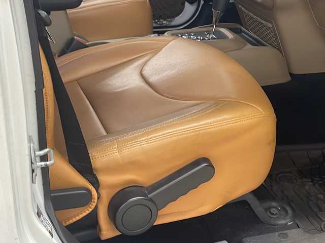 クライスラー・ジープ ジープ ラングラー アンリミテッド サハラ 道央・札幌 2015(平27)年 6.2万km 白 /4WD//社外ナビ/（CD/DVD/FM/AM/BT/AUX）//クルーズコントロール//バックカメラ//サイドモニター//ETC//全席シートカバー//オートライト//フォグライト//革巻きステアリング//ダウンヒルアシスト//横滑り防止装置