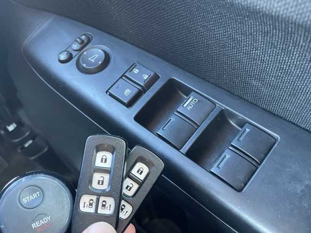 ホンダ Ｎ ＢＯＸ カスタム SSブラックSパッケージ 青森県 2016(平28)年 9.7万km クリスタルブラックパール 4WD/純正8型ナビ・フルセグTV/CD・DVD・Bluetooth・SD/純正フリップダウンモニター/バックカメラ/パワースライドドア/前席シートヒーター/純正エンジンスターター/ドライブレコーダー/ビルトインETC/ヒーテッドドアミラー/シートバックテーブル/リアシートスライド/後席左右ロールサンシェード/HIDヘッドライト/LEDフォグランプ/純正14インチアルミ