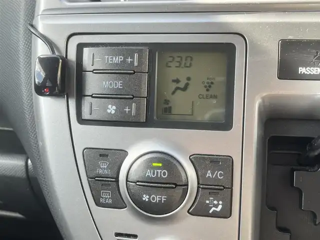 トヨタ ラクティス G Lパッケージ HIDセレ 島根県 2007(平19)年 11.3万km ホワイトパールクリスタルシャイン 純正ＤＶＤナビ　/ＤＶＤ再生　/ビルトインＥＴＣ　/クルーズコントロール　/パドルシフト/プッシュスタート　/スマートキー　/純正キセノンライト　　/純正フロアマット　/社外アルミホイール　/取扱説明書　/スペアキー１本