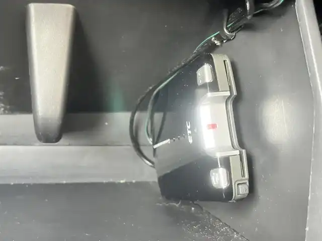 トヨタ ラクティス G Lパッケージ HIDセレ 島根県 2007(平19)年 11.3万km ホワイトパールクリスタルシャイン 純正ＤＶＤナビ　/ＤＶＤ再生　/ビルトインＥＴＣ　/クルーズコントロール　/パドルシフト/プッシュスタート　/スマートキー　/純正キセノンライト　　/純正フロアマット　/社外アルミホイール　/取扱説明書　/スペアキー１本