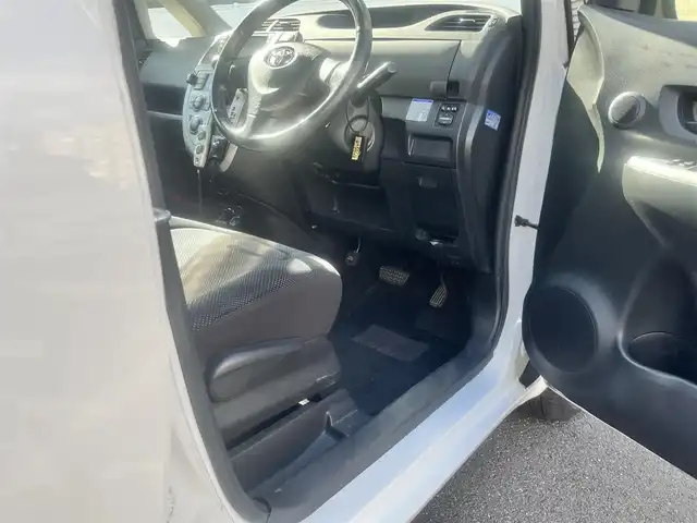 トヨタ ラクティス G Lパッケージ HIDセレ 島根県 2007(平19)年 11.3万km ホワイトパールクリスタルシャイン 純正ＤＶＤナビ　/ＤＶＤ再生　/ビルトインＥＴＣ　/クルーズコントロール　/パドルシフト/プッシュスタート　/スマートキー　/純正キセノンライト　　/純正フロアマット　/社外アルミホイール　/取扱説明書　/スペアキー１本