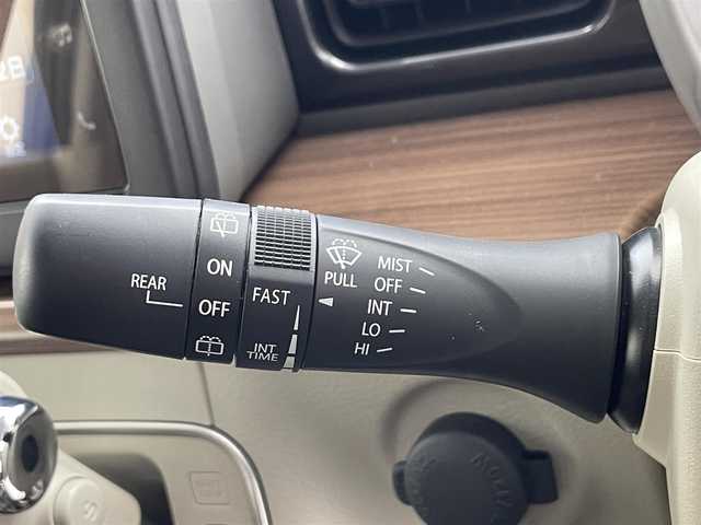 スズキ ラパン ＬＣ X 滋賀県 2024(令6)年 0.6万km フォーンベージュメタリック/アーバンブラウン 2トーン 純正7インチディスプレイオーディオ/【AppleCarPlay/AndroidAuto】/ハーフレザーシート/リアソナー/バックカメラ/LEDヘッドライト/D/Nシートヒーター/衝突軽減ブレーキ/レーンキープアシスト/スペアキー/スマートキー