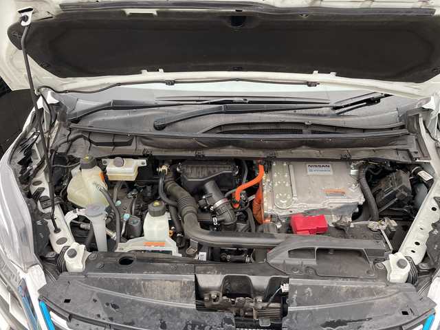 日産 セレナ e－パワー ハイウェイスター V 沖縄県 2021(令3)年 7万km ブリリアントホワイトパール 2トーン 純正ワイドナビ・TV・Bluetooth・CD・DVD/フリップダウンモニター/全方位カメラ/両側パワースライドドア/プロパイロット/LEDヘッドライト/オートライト/ステアリングスイッチ/革巻きステアリング/スマートキー/セーフティパックA/ETC/ドラレコ