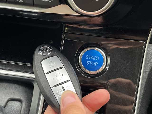 日産 セレナ e－パワー ハイウェイスター V 沖縄県 2021(令3)年 7万km ブリリアントホワイトパール 2トーン 純正ワイドナビ・TV・Bluetooth・CD・DVD/フリップダウンモニター/全方位カメラ/両側パワースライドドア/プロパイロット/LEDヘッドライト/オートライト/ステアリングスイッチ/革巻きステアリング/スマートキー/セーフティパックA/ETC/ドラレコ