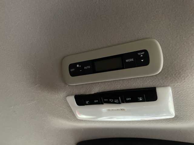 日産 セレナ e－パワー ハイウェイスター V 沖縄県 2021(令3)年 7万km ブリリアントホワイトパール 2トーン 純正ワイドナビ・TV・Bluetooth・CD・DVD/フリップダウンモニター/全方位カメラ/両側パワースライドドア/プロパイロット/LEDヘッドライト/オートライト/ステアリングスイッチ/革巻きステアリング/スマートキー/セーフティパックA/ETC/ドラレコ