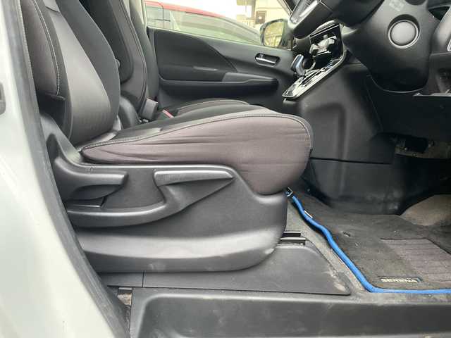 日産 セレナ e－パワー ハイウェイスター V 沖縄県 2021(令3)年 7万km ブリリアントホワイトパール 2トーン 純正ワイドナビ・TV・Bluetooth・CD・DVD/フリップダウンモニター/全方位カメラ/両側パワースライドドア/プロパイロット/LEDヘッドライト/オートライト/ステアリングスイッチ/革巻きステアリング/スマートキー/セーフティパックA/ETC/ドラレコ