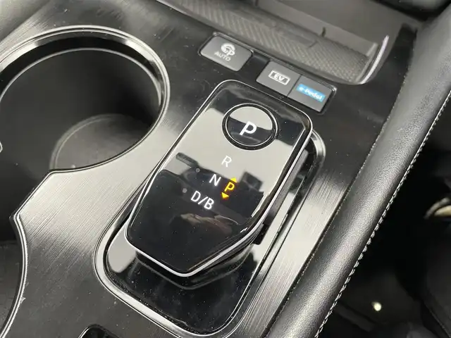 日産 エクストレイル G e－4ORCE 富山県 2023(令5)年 4.3万km ダイヤモンドブラック BOSEサウンド/サンルーフ/純正12.3型ナビ（AM/FM/BT/USB/フルセグ）/全方位カメラ/ドライブレコーダー/ビルトインETC2.0/ヘッドアップディスプレイ/ブラインドスポットモニター/レザーシート/D/N席パワーシート/D席メモリシート/全席シートヒーター/衝突被害軽減システム/レーダークルーズコントロール/レーンキープアシスト/コーナーセンサー/横滑り防止装置/アイドリングストップ/オートLEDライト/オートマチックハイビーム/オートホールド付電子パーキング/純正アルミホイール/純正フロアマット/革巻きステアリング/ステアリングスイッチ/スマートキー/スペアキー